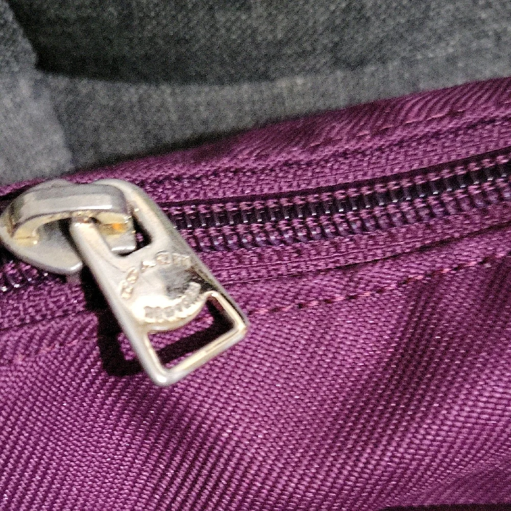 Vintage Coach Purple Crossbody Bag with Gold Hardware and Adjustable Straps - Picture 4 of 16